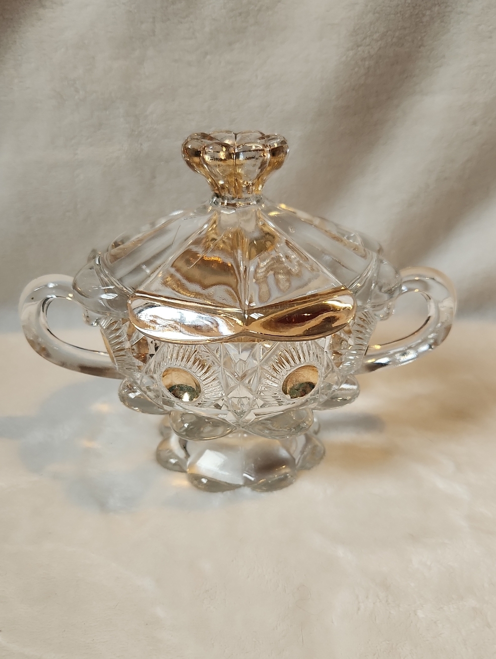 Vintage, EAPG "Bullseye-Daisy" Pattern Newport, crystal glass sugar bowl W Lid